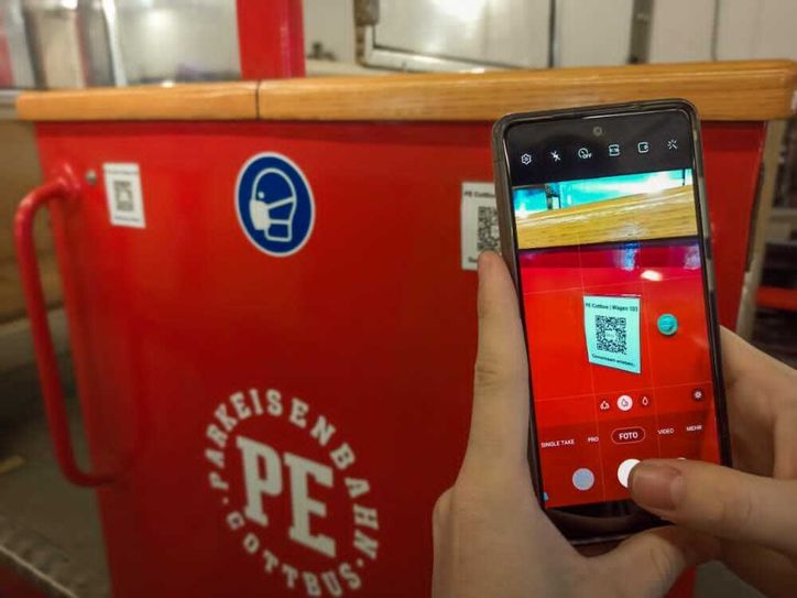 Visualisierung der Anwendung der Luca App bei der Parkeisenbahn Cottbus. Fotos: Marcus Jeß, Parkeisenbahn Cottbus