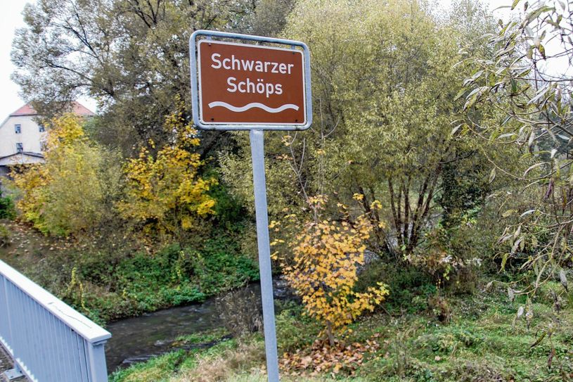 Die Arbeiten am Schwarzen Schöps in Mücka dauern bis Mitte November. Foto: Keil