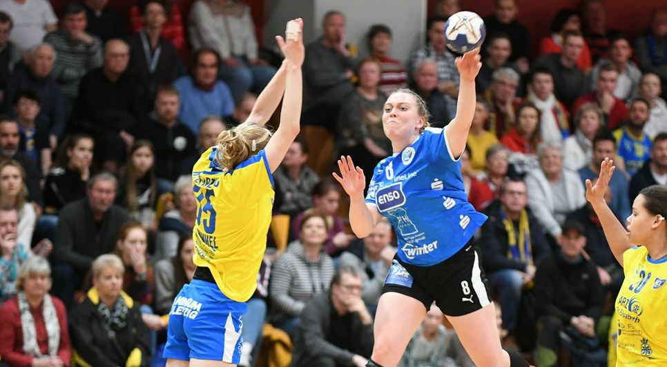 Ann-Cathrin Höbbel beim Wurf