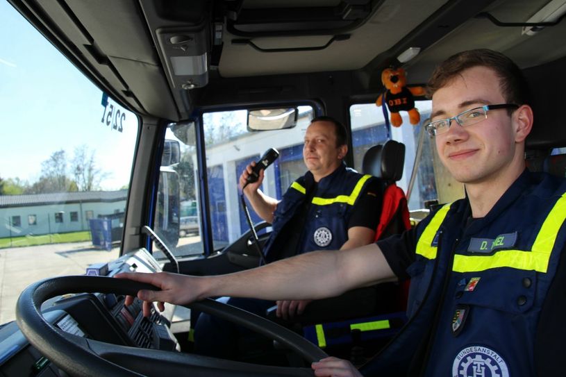 Ralf Seidel und Dominik Thiel (rechts) vom THW. Foto: Keil