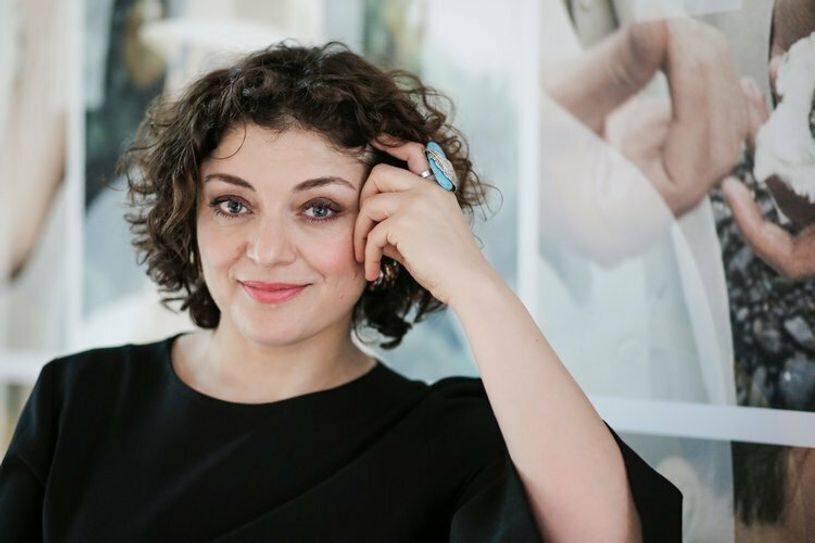 Künstlerin, Autorin, Filmemacherin und Menschenrechtsaktivistin Nahid Shahalimi.