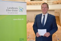 Landrat Christian Jaschinski bei der diesjährigen Neujahrsansprache aus der neuen Aula des Philipp-Melanchthon-Gymnasiums in Herzberg.