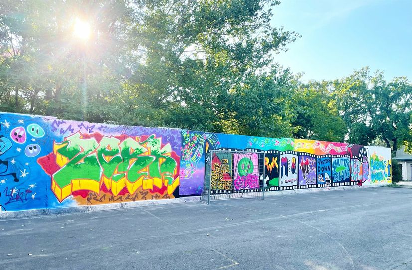 Die Graffiti-Wand am Soccerplatz in Lübben.
