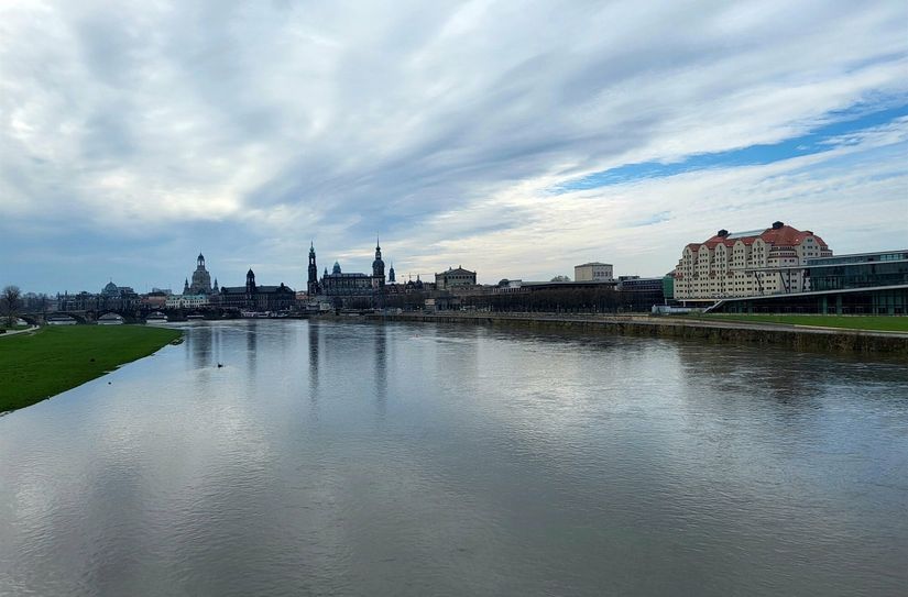 Aktueller Messwert am Pegel Dresden heute Mittag (21. April): 3,80 Meter.