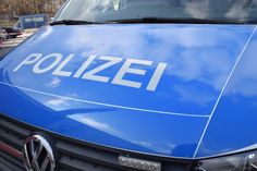 Die Polizei sucht Zeugen für einen Verkehrsunfall, bei dem ein Kind schwer verletzt wurde.