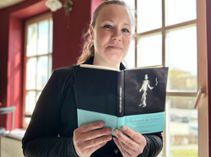 Pfarrerin Alina Erdem von der evangelischen Kirchengemeinde lädt zur »Literaturzeit« ein.