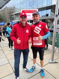 Landrat Dr. Stephan Meyer (rechts) und Sparkassen-Vorstandsmitglied Mario Häser gehörten zu den rund 8000 Teilnehmern des Marathons. Unter dem Motto "Laufend Kultur" vereinte die Veranstaltung Kunst, Musik und Sport auf einzigartige Weise.