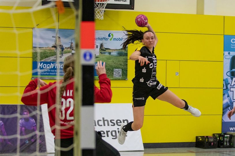 Alicja Pekala feierte ihr Comeback mit 10 Toren und wurde als beste Spielerin des Spiels gewählt.