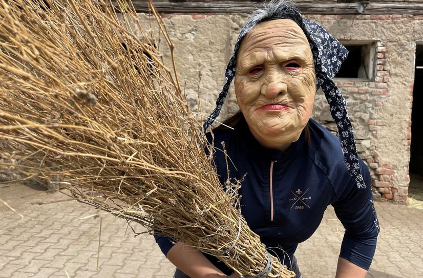 Am 27. April vertreiben die Hexen in der Hofewiese die bösen Geister des Winters.