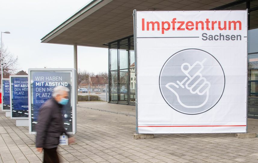 Stehen solche Aufsteller bald wieder hier vor der Messehalle? Foto: Männel