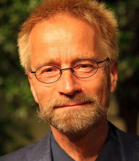 Prof. Andreas Roloff ist Leiter des Institut für Forstbotanik an der TU Dresden und Leiter des Kuratorium »Nationalerbe-Bäume«, das im Juli 2019 von der Deutschen Dendrologischen Gesellschaft (DDG) gegründet wurde.