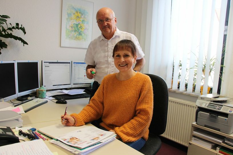 Kerstin Jakob leitet das IHK-Fachkräfte Koordinierungsbüro für den gesamten Grone-Verbund - gemeinnützig - in Lauchhammer. Dr. Muschter hat 1996 das Kompetenzzentrum für berufliche Bildung in Lauchhammer aufgebaut. Foto: sts