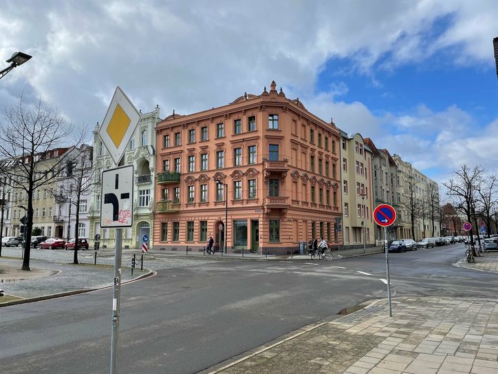 Im Wohngebiet zwischen Bahnhofstraße (Osten), Berliner Straße (Norden), Waisenstraße (Westen) und Karl-Liebknecht-Straße (Süden) wird ab Dienstag, 14.03.2023, eine neue Zone mit Tempo 30 eingerichtet.