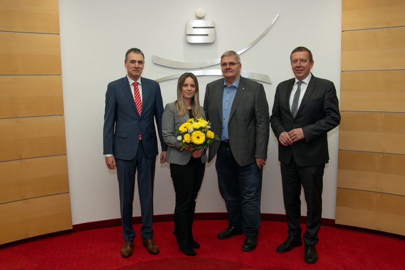 Frank Prescher, Laila Grünwald, Uwe Boche, (v.l.n.r.) -alle 3 neue Vorstände der Stiftung - Christian Jaschinski (Vorsitzender des Kuratoriums der Sparkassenstiftung)