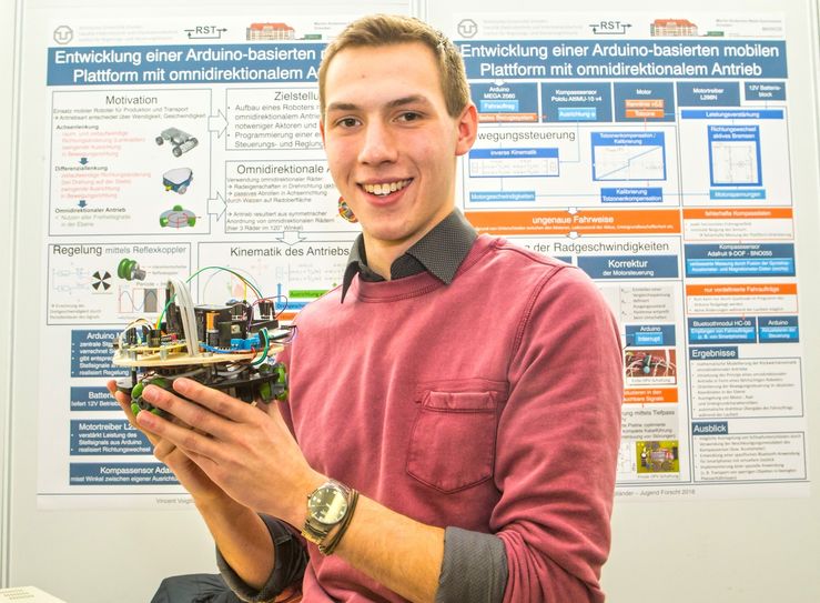 Vincent Voigtländer, Martin-Anderson-Nexö-Gymnasium