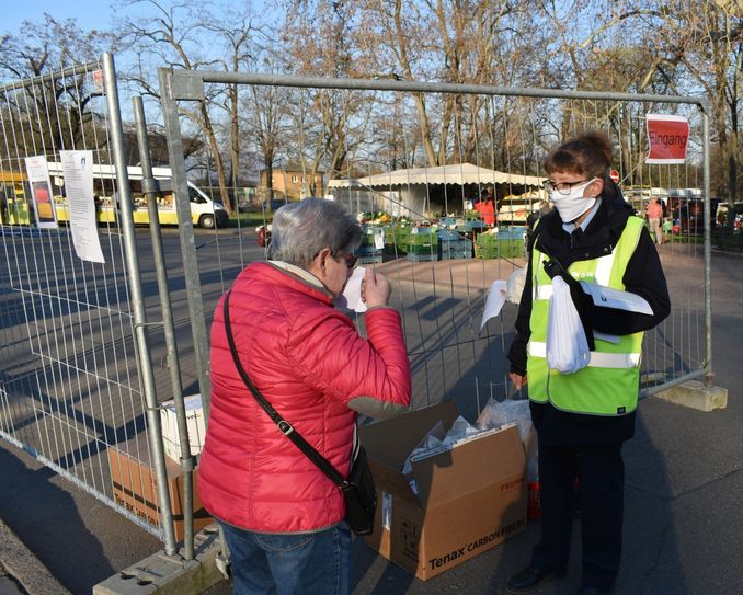 Maskenpflicht auf dem Wochenmarkt Lingnerallee auch am kommenden Freitag (17.4.)