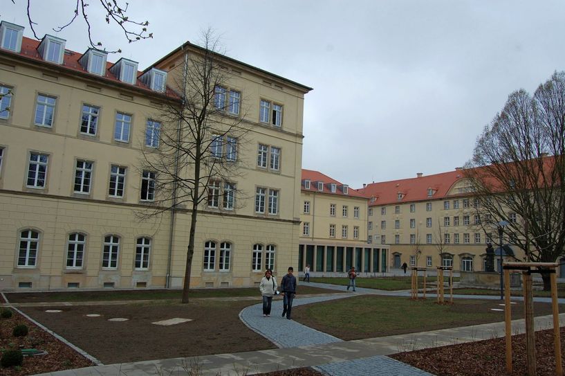 Sitz des Landrates und des Geschäftsbereiches 1 ist das Schloss Sonnenstein in Pirna.                                   Foto: Wo