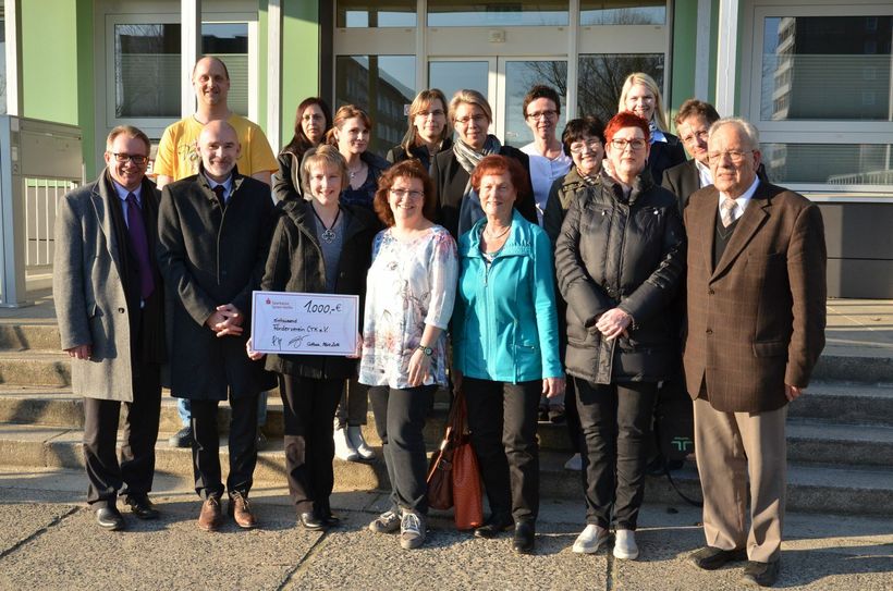 Der neue Vorstand (vordere Reihe v.l.): Maik Bethke, Leiter der IHK-Geschäftsstelle Cottbus/Spree-Neiße, Dr. Götz Brodermann, Ärztlicher Direktor des CTK, Annett Szirbek, Leiterin der Geschäftsstelle Fürst-Pückler-Passage der Sparkasse Spree-Neiße, Katrin Pischon, Lehrerin der Medizinischen Schule, Heidi Peters, Pflegedirektorin i.R., Marianne Bibeler, Teamleiterin der ambulanten Geschäftsfelder des CTK, Dietrich Hallmann, Pfarrer i.R. Foto: CTK
