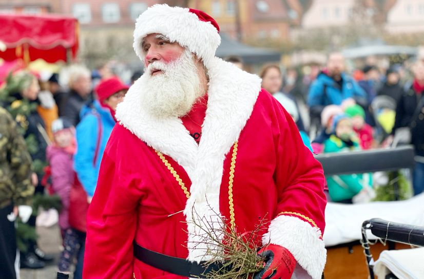 Der Weihnachtsmann schaut am 20. Dezember noch einmal auf dem Lübbener Markt vorbei.