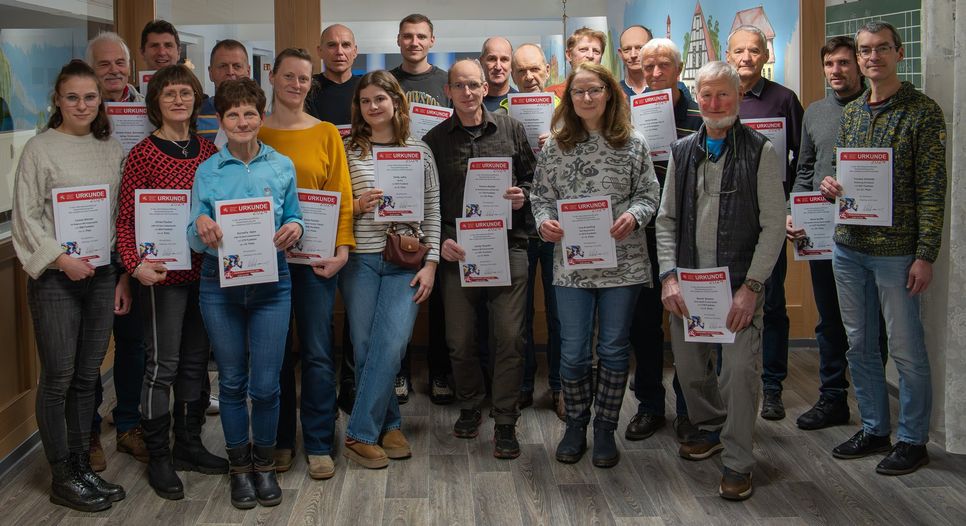 Die Jahresbesten der Laufserie der Sparkasse Elbe-Elster 2024.
