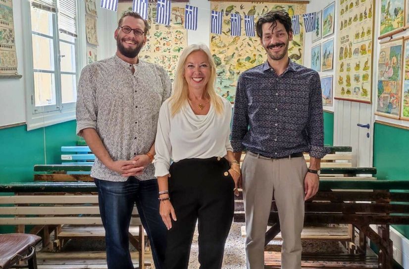 Franz Neugebauer (l.) mit Direktorin Evangelia Kantartzi und Development Manager Thanos Fourgkatsiotis in Athener Schulmuseum.