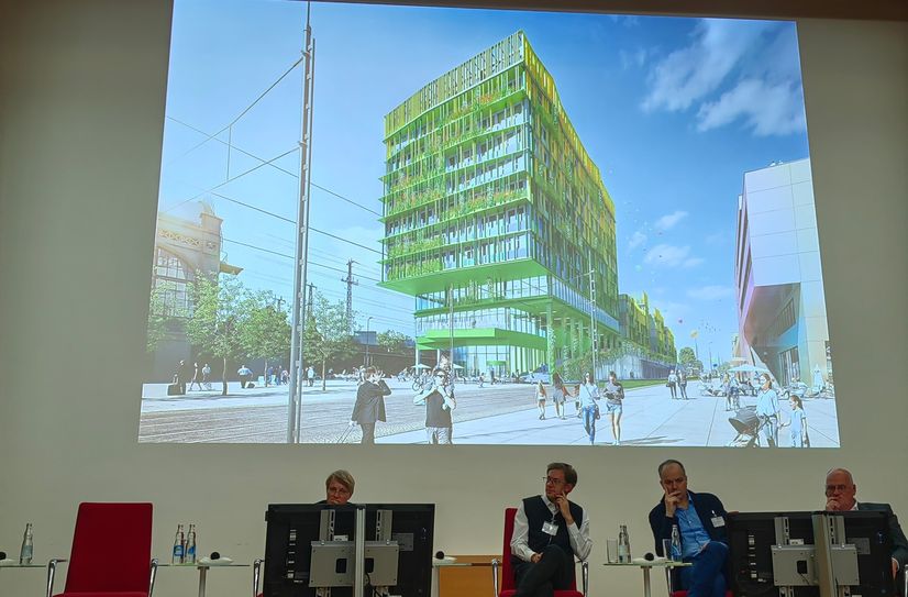 Als die Hochhaus-Leitlinien vorgestellt wurden, war das Fahrrad-Parkhaus eines neuen markanten Gebäude, dessen Blickachsen untersucht wurden. Hier im Bild: Das Gebäude eines privaten Investors, in dem sich im Untergeschoss das Fahrrad-Parkhaus Hauptbahnhof Dresden befinden wird.