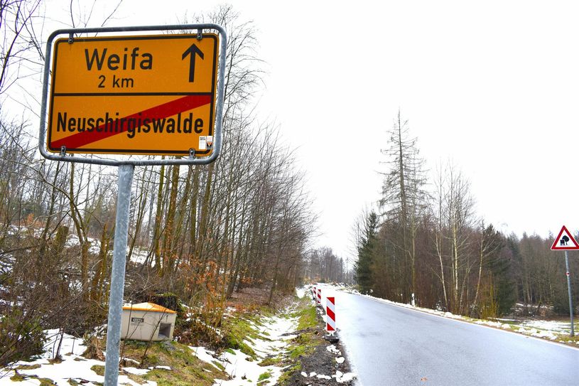 Die Straße zwischen Weifa und Neuschirgiswalde muss bis September 2024 gesperrt werden.
