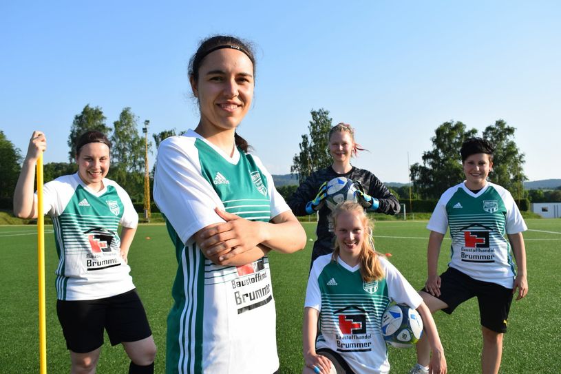 Die Spielerinnen sind bereit für die Landesklasse. Doch um konkurrenzfähig zu bleiben, benötigt es weitere Talente und Sponsoren. Foto: spa