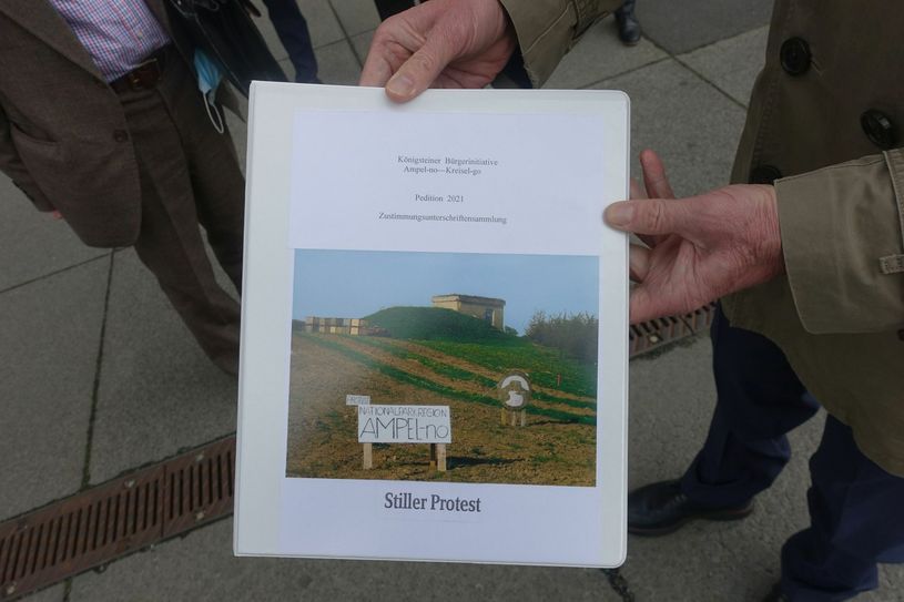 Dem Petitionsauschuss des Landtags eingereichte Petition.  Foto: Schramm