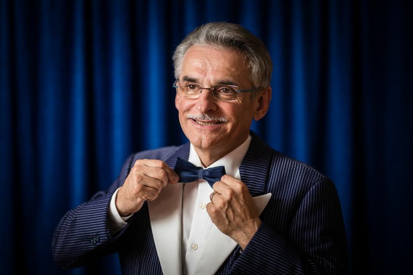 Hartmut Schirrock steht seit 45 Jahren als Zauberer auf der Bühne. Seinen ersten Auftritt hatte er in Görlitz. Foto: PR/Schirrock