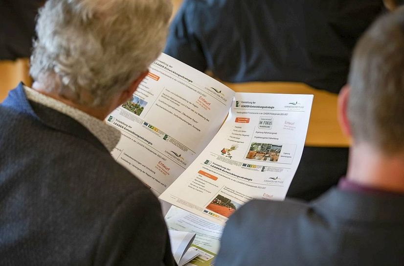 Blick in die Projektmappe der Regionalkonferenz der Lommatzscher Pflege.