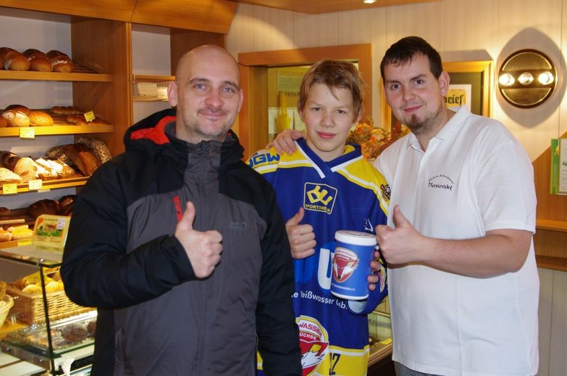 …und zwei in den beiden Filialen der Bäckerei Mersiovsky. Foto: Eissport Weißwasser