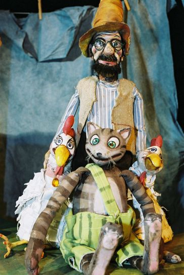 Die Abenteuer des kleinen Katers Findus und seines Menschen Pettersson bringt das Dresdner Figurentheater im Museum Schloss Doberlug auf die Bühne.