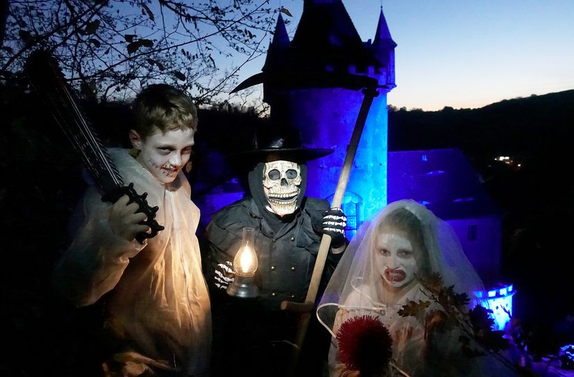 Gruselige Gestalten bevölkern zu Halloween Schloss Kuckuckstein.