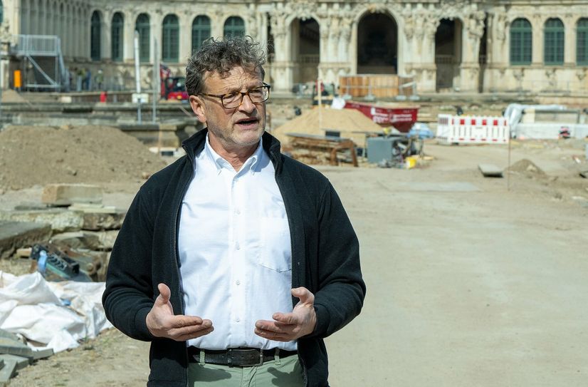 Der Archäologe und Bauhistoriker Hartmut Olbrich leitete die Ausgrabungen.
