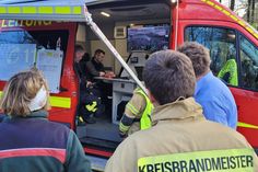 Die Erfahrungen aus der Zusammenarbeit der Feuerwehren der Sächsischen Schweiz und der Nationalpark- und Forstverwaltung bei einem Waldbrand am 2. April 2024 bei Waitzdorf wurden bei der aktuellen Übung vertieft.