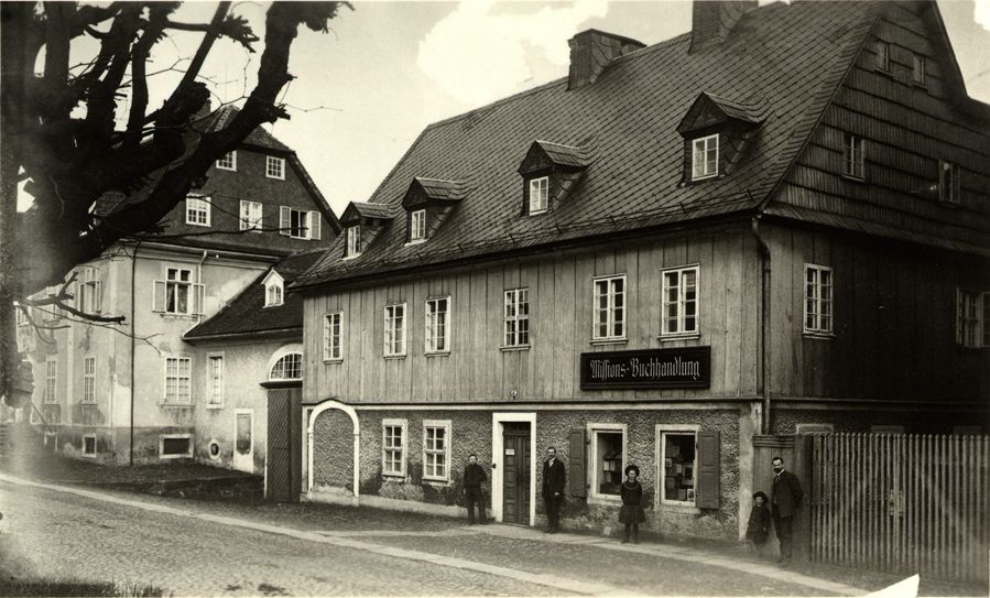 Historisches Foto der damaligen Missionsbuchhandlung und heutigen Comenius-Buchhandlung in Herrnhut. Foto: Unitätsarchiv, Fotosammlung