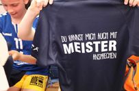 Klasse Überraschungs-T-Shirt hatte der Förderverein organisiert.