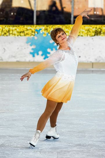 Christine Stüber-Errath berichtet in Görlitz (nicht nur) von ihrem Tanz auf dem Eis. Foto: Hella Höppner