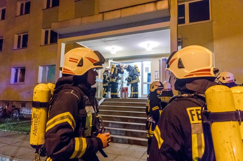 Die Kameraden der Feuerwehr rückten mit Technik an.