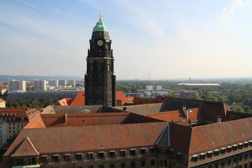 Womöglich muss die weitere Sanierung des Rathauses verschoben werden. Foto: Schramm