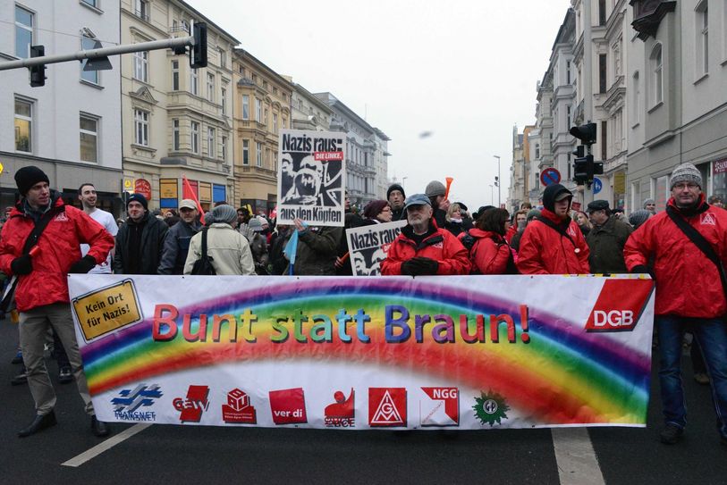 Engagierte Bürger, Gewerkschaften, Vereine, Firmen und Initiativen stellen sich Jahr für Jahr NPD-Demonstranten in den Weg. Wie hier im Jahr 2013 unter dem Motto „Bunt statt Braun“. Foto: Archiv / hig