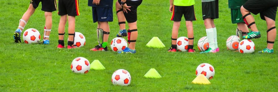 Sportliche Bewegung legt allen voran im Kinder- und Jugendsport die Grundlage fürkörperliche Fitness, Stressabbau und psychische Ausgeglichenheit. Nur gilt aktuell noch das beschlossene Sportverbot, das eben auch Vereinssport untersagt. Foto: pixabay