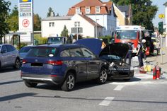 Im Kreuzungsberech in Neukirch/Lausitz kollidierten zwei Fahrzeuge miteinander.