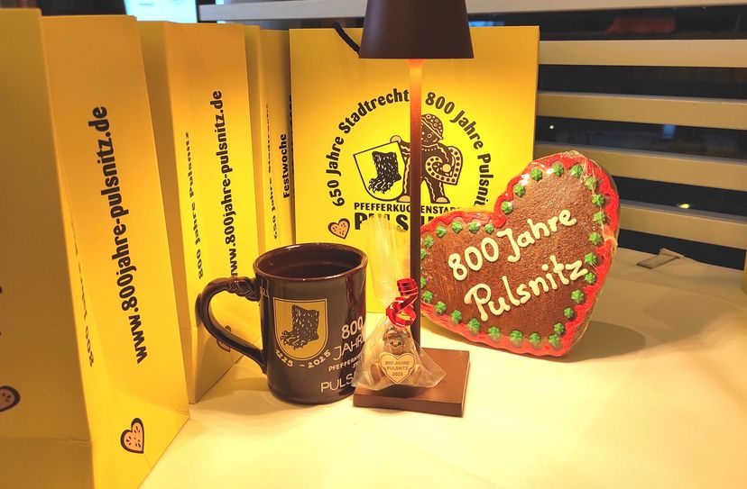 Helle Momente Dank Sponsoring: Merchandise-Produkte zu 800-Jahre Pulsnitz