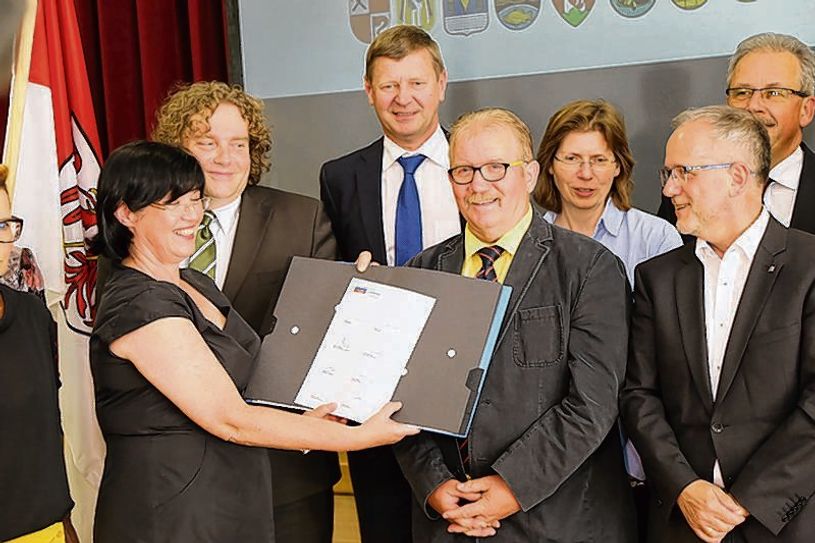 Ein länderübergreifendes, kommunales Bündnis mit 23 Landräten und Bürgermeistern aus der Region. Foto: Lausitzrunde