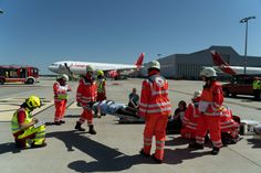 Turnusmäßige Notfallübung am Flughafen Dresden: Rettungskräfte probten gemeinsam den Ernstfall.