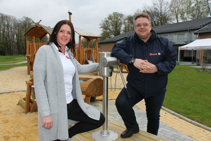 Kinderhaus-Leiterin Daniela Konzack und Andreas Berger-Winkler aus dem Johanniter Regionalvorstand bauen auch für die neuen Projekte auf Unterstützung aus der Region. Foto: sts