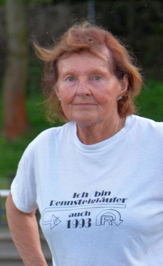 Bärbel Bober beim Training 2015 für das Deutsche Sportabzeichen. Foto: Losinski