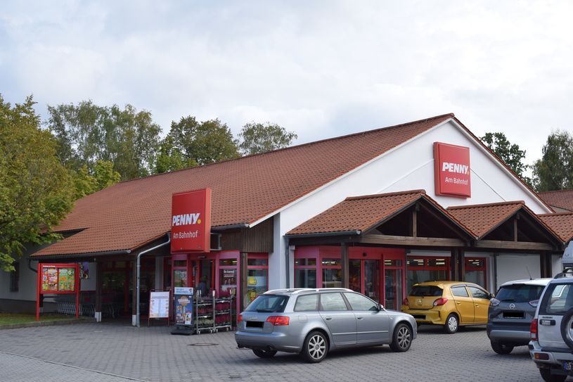 Auf dem Areal des Penny-Marktes an der Bahnhofstraße hat Rewe vor, einen Vollsortimenter zu errichten.